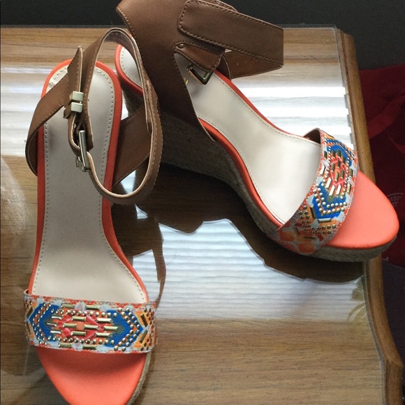 Sandals - Picture 3 of 4